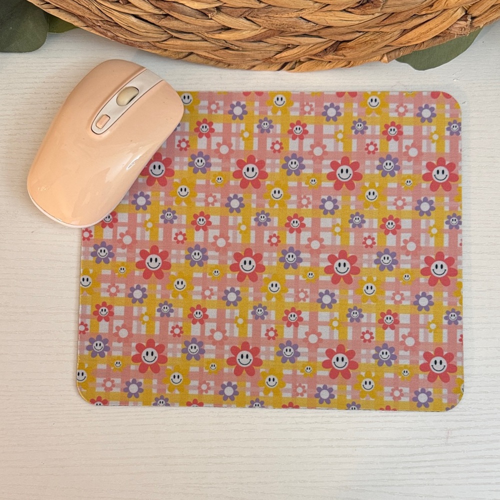 🆕 Colorful Floral and Smiley Face Mouse Pad